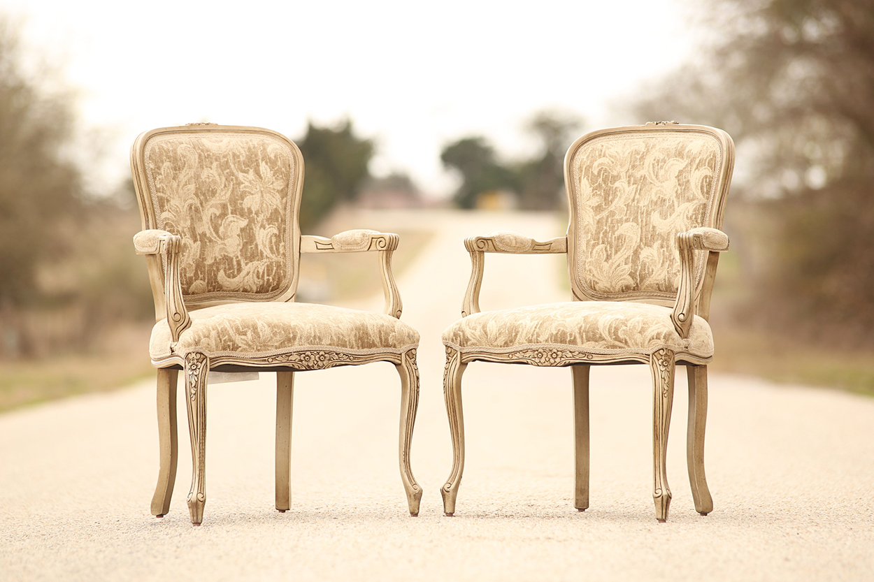 Victoria online chair design